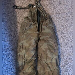 Boy’s camo snow bibs